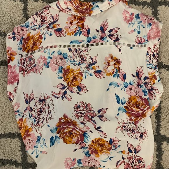 Tie Front Floral top - Picture 2 of 3